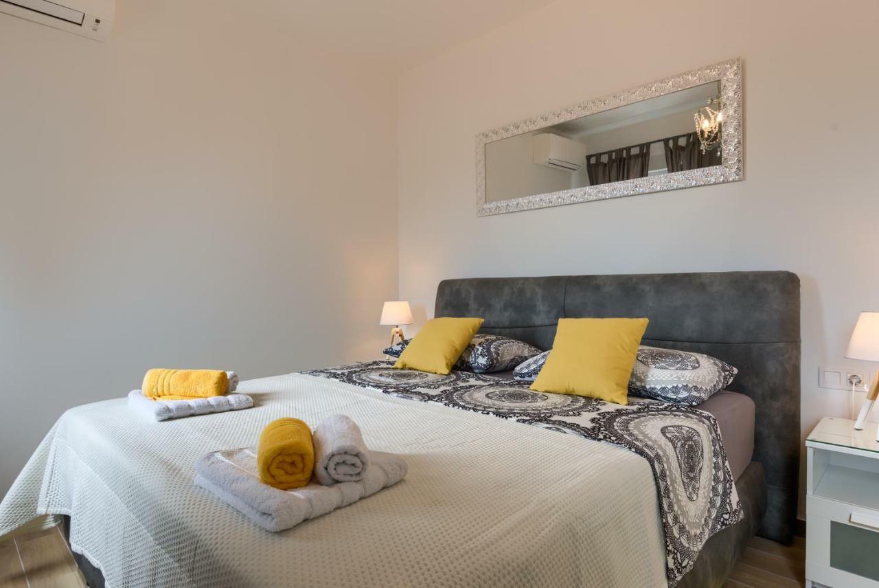 Apartments Dream In Arena 1 Pula Center Free Parking Exterior photo
